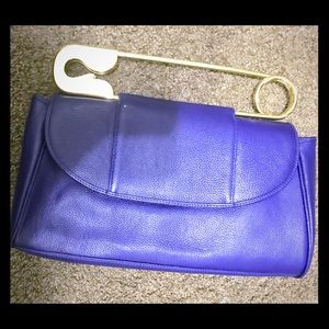 Bodhi safety pin clutch